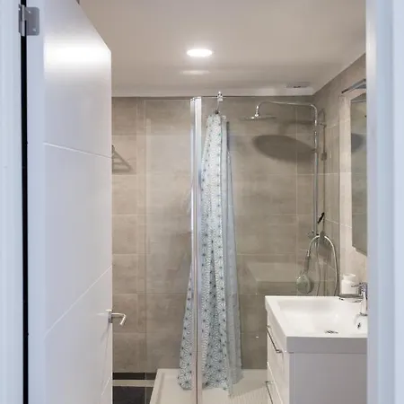 Lavagalerie Meeresblick 1 Reihe דירה