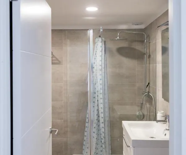 Lavagalerie Meeresblick 1 Reihe Apartmán