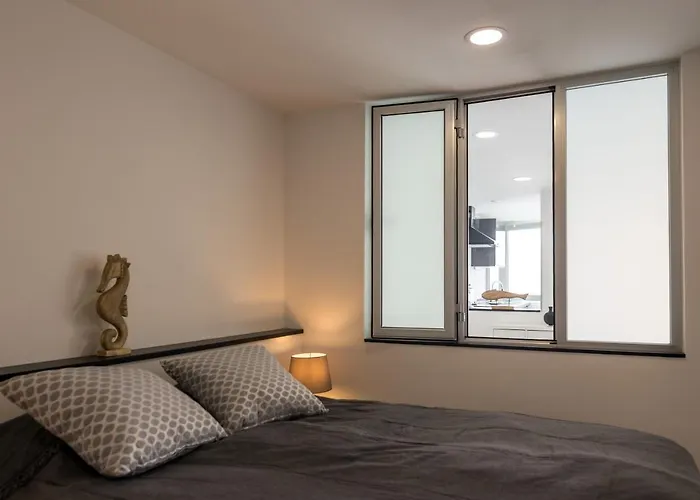 Lavagalerie Meeresblick 1 Reihe Apartmán